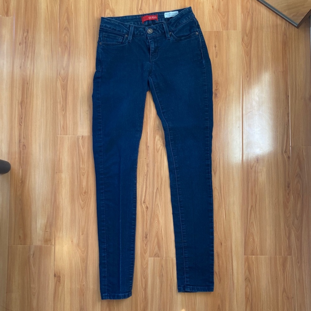 Guess medium rise sienna curvy fit skinny jeans